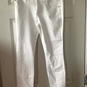 Woman’s White Pants Size 6